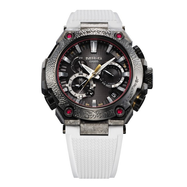 カシオ 日本の工芸と「G-SHOCK」が交差する、40周年にちなんだ特別制作の兜がモチーフの“MR-G” 