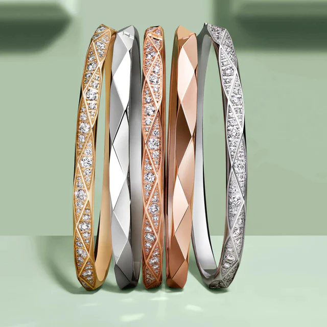 グラフダイヤモンズ グラフのアイコニックなコレクション“ローレンス グラフ シグネチャー”に新作バングルがラインナップ