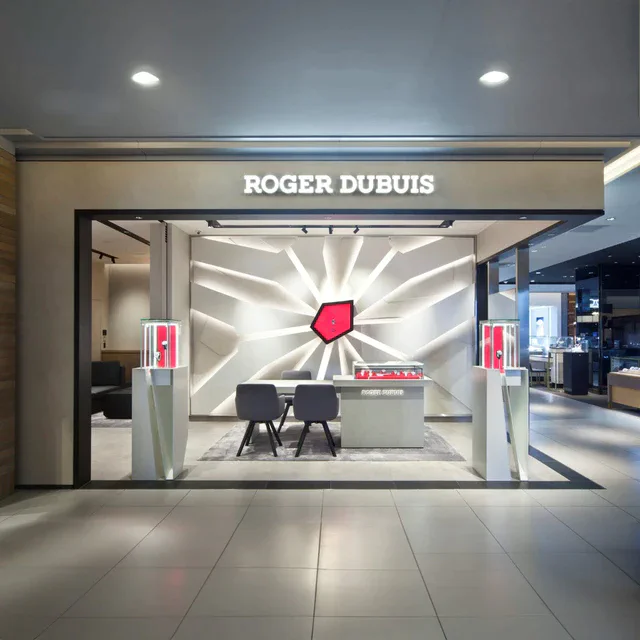 ロジェ・デュブイの関西初ブティックが大丸心斎橋店にオープン、ブティック限定や新作も登場