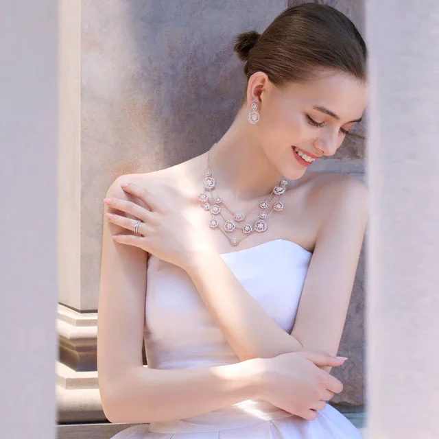 ロイヤル・アッシャー ・オブ・ジャパン 「ROYAL ASSCHER」が、新広告キャンペーンで描く現代女性の肖像