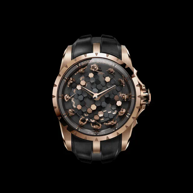 ロジェ・デュブイが最新作「ナイツ オブ ザ ラウンドテーブル」で、魔術師マーリンの伝説を壮大なスケールで表現