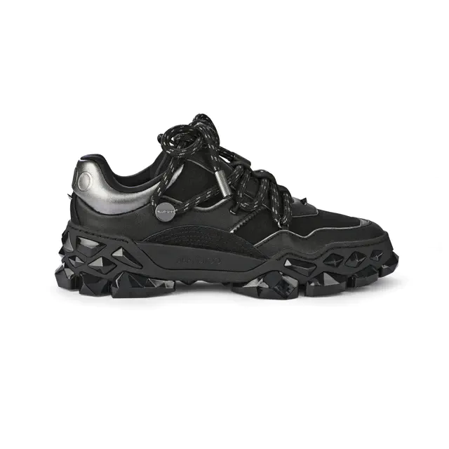 ジミー チュウ JIMMY CHOOより、ダイヤモンドのファセットを思わせる新作スニーカー「ダイヤモンド X II」 