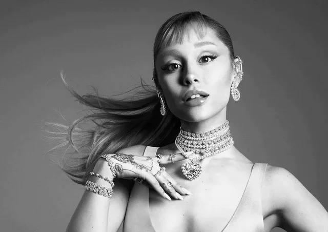 スワロフスキー アリアナ・グランデとの初コラボ ARIANA GRANDE
