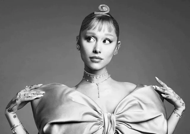 アリアナ・グランデ 2025-swarovski-ss25-brand-