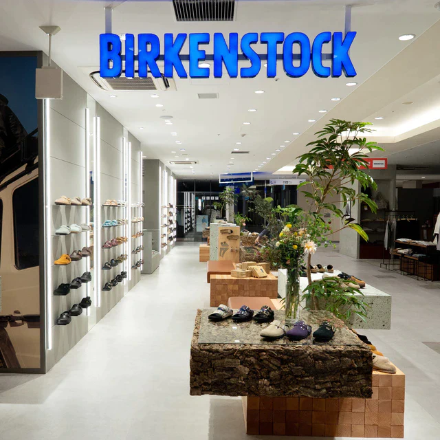 ビルケンシュトック 自然と調和する新空間、アミュプラザ博多店 新コンセプトでリニューアル