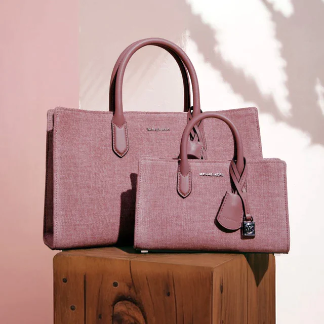 マイケル・コース、春の新色登場に合わせて、3月28日から「CHARMED BY SCARLETT」を全国で開催