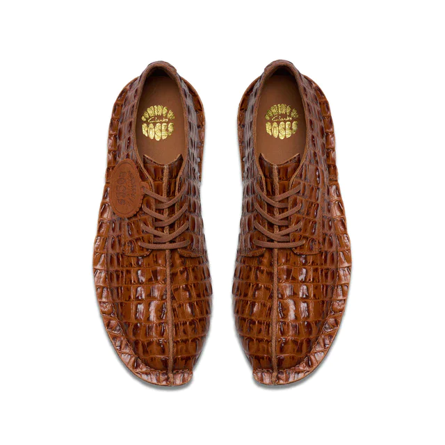 クラークス 創業200周年に贈る、マーティン・ローズとの記念コレクション「Coming Up Roses」