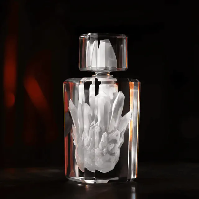 ブリオーニとラリックが創り出す希少なアートオブジェ「デュアリテ クリスタル エディション パルファム」誕生