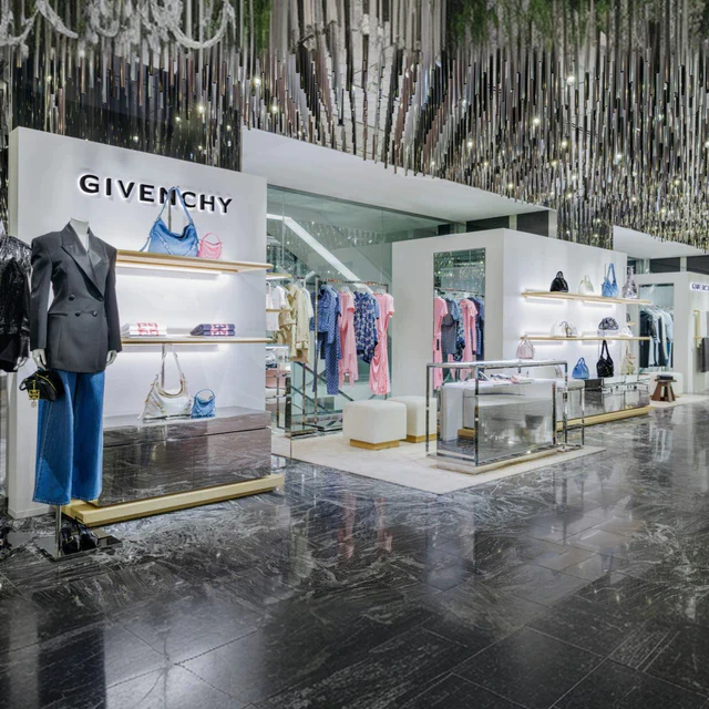 ジバンシィ 伊勢丹新宿店が装い新たに再始動、先行販売される春の新色バッグの魅力