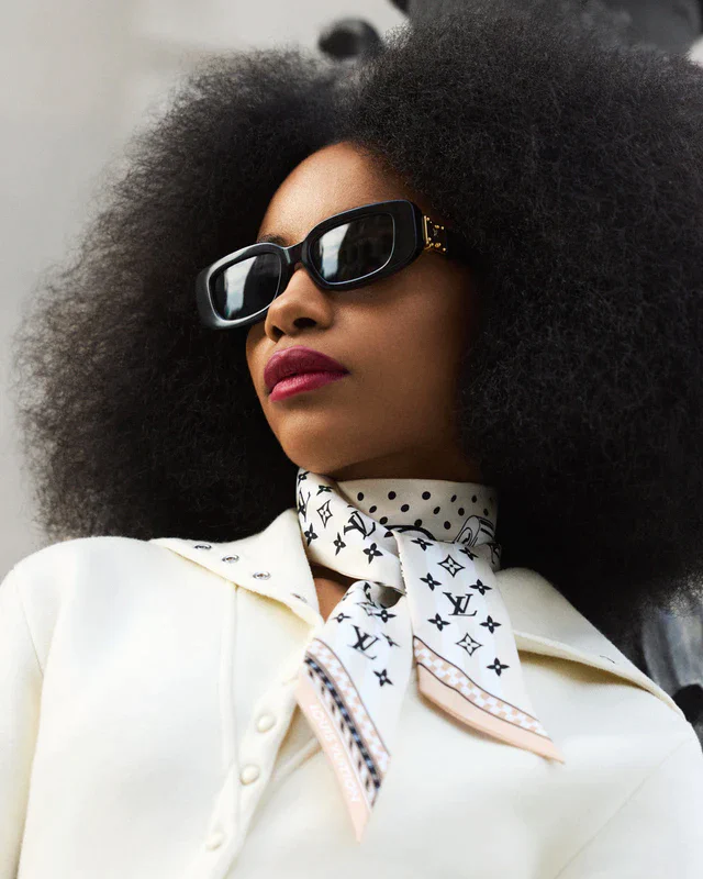 【2025年モデル】ルイヴィトン デニム size 36モノグラム柄　アイボリー ルイ・ヴィトン」からモノグラム・デニムを用いた靴コレクション