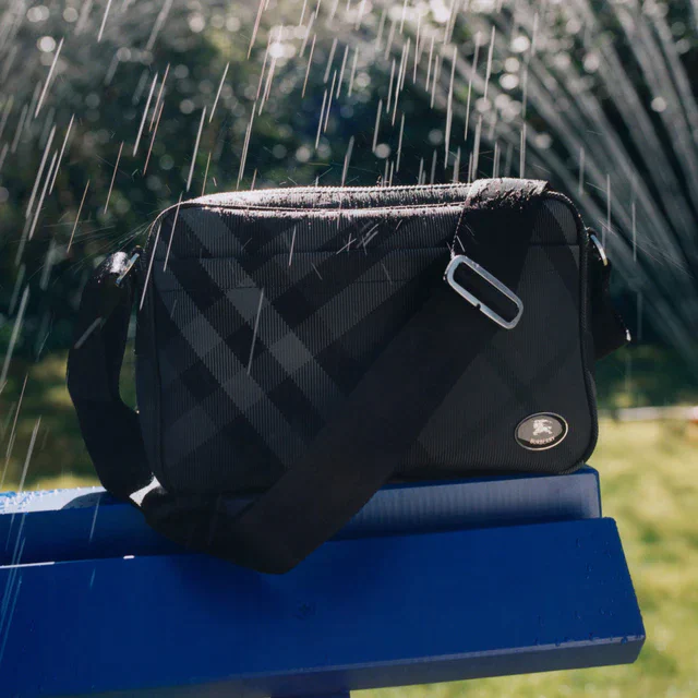 バーバリー BURBERRYがフィル・フォーデンの家族と贈る、父の日の新たなキャンペーンフィルム