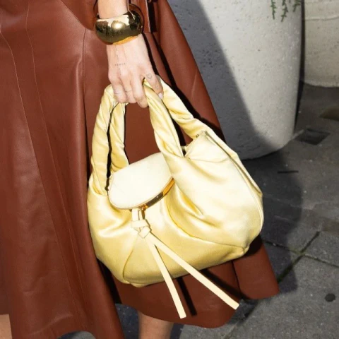 フェンディ2025-26年秋冬ウィメンズコレクション「フェンディ スパイ（FENDI Spy）」