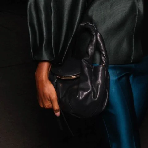 フェンディ2025-26年秋冬ウィメンズコレクション「フェンディ スパイ（FENDI Spy）」