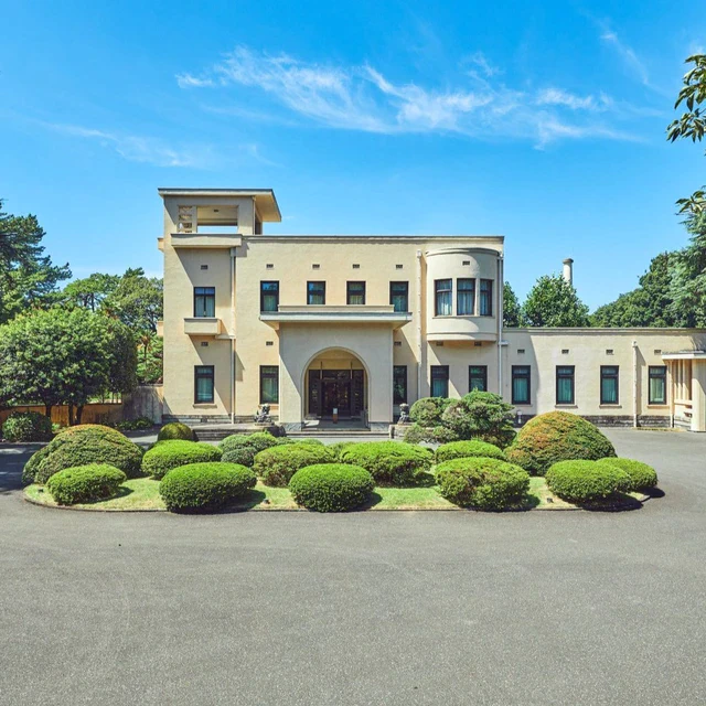 「永遠なる瞬間　ヴァン クリーフ＆アーペル ― ハイジュエリーが語るアール・デコ」東京都庭園美術館にて特別展を開催