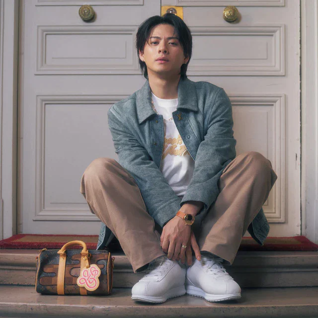 ルイ・ヴィトン 2026年春夏メンズショーに平野紫耀登場、ファレル×ビジョイの幻想空間に臨む