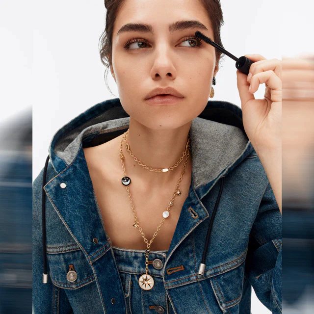 ディオールファインジュエリー「ローズ デ ヴァン」10年の旅路、新作「ローズ セレスト」とともに輝きを深化