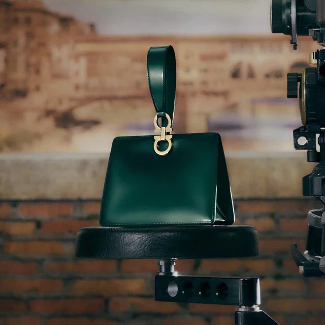 フェラガモ 2025プレフォール、映画のように紡がれるコレクションストーリー