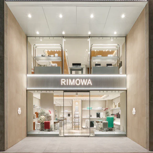 リモワ RIMOWA が名古屋・栄に中部最大級の旗艦店をオープン、洗練された佇まいに注目