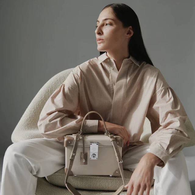 グローブ・トロッター 旅の美学をコンパクトに凝縮、新作ハンドバッグコレクションを発表