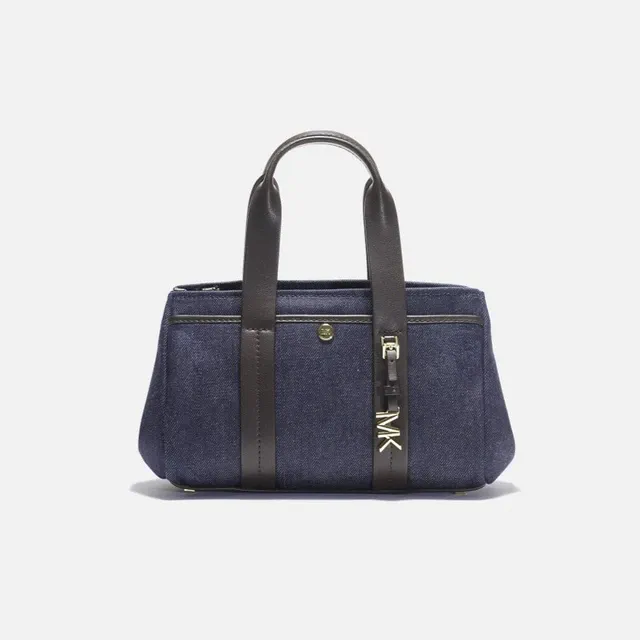 マイケル・コースが提案する日本限定デニムバッグ「ロミー」が描くモダンカジュアルの可能性