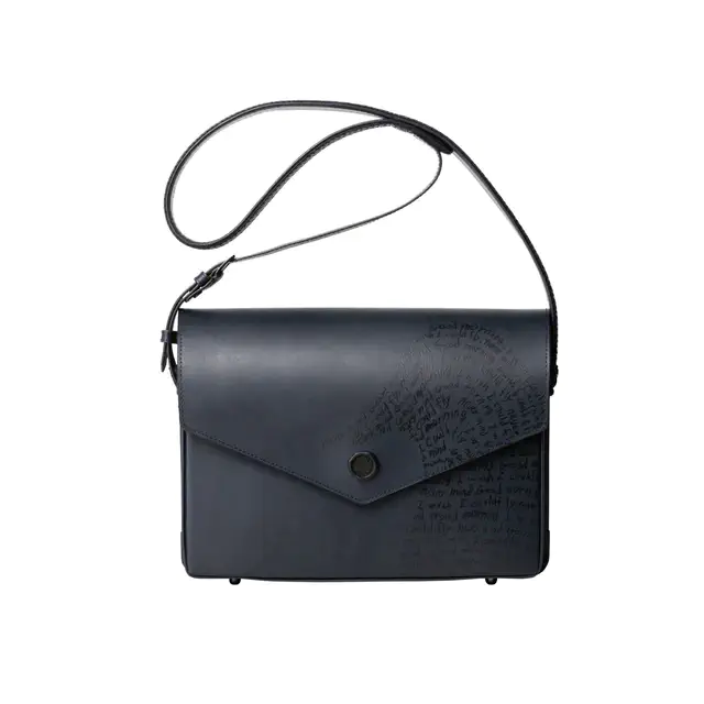 土屋鞄 が60年の記憶をアップデート、SHINYAKOZUKAと描く「手紙」モチーフと構造美を宿した新作