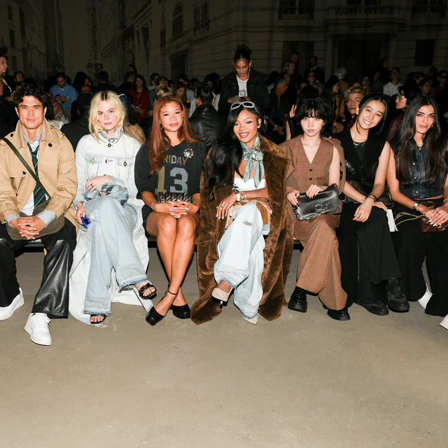 コーチ NYファッションウィークでSpring 2026 コレクションを発表、都会の生命力を映した新作バッグ&シューズ