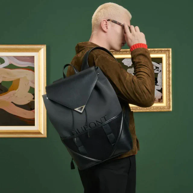 エス・テー・デュポン S.T. Dupont が提案するメンズバッグ「デフィ エクスプローラー」、耐久素材と構築レザーでビジネストラベルを新定義