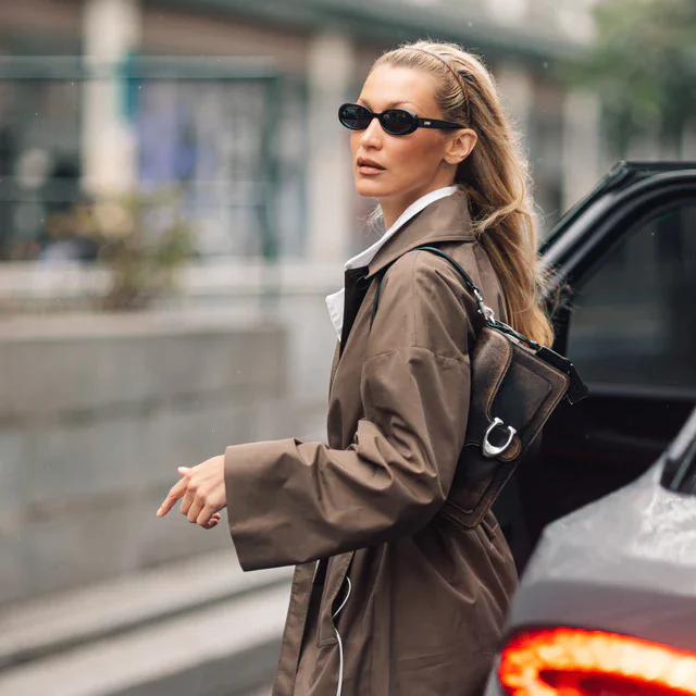 コーチ ベラ・ハディッドがラブドレザーの「Tabby」を愛用、クラフトの表情が映す個性