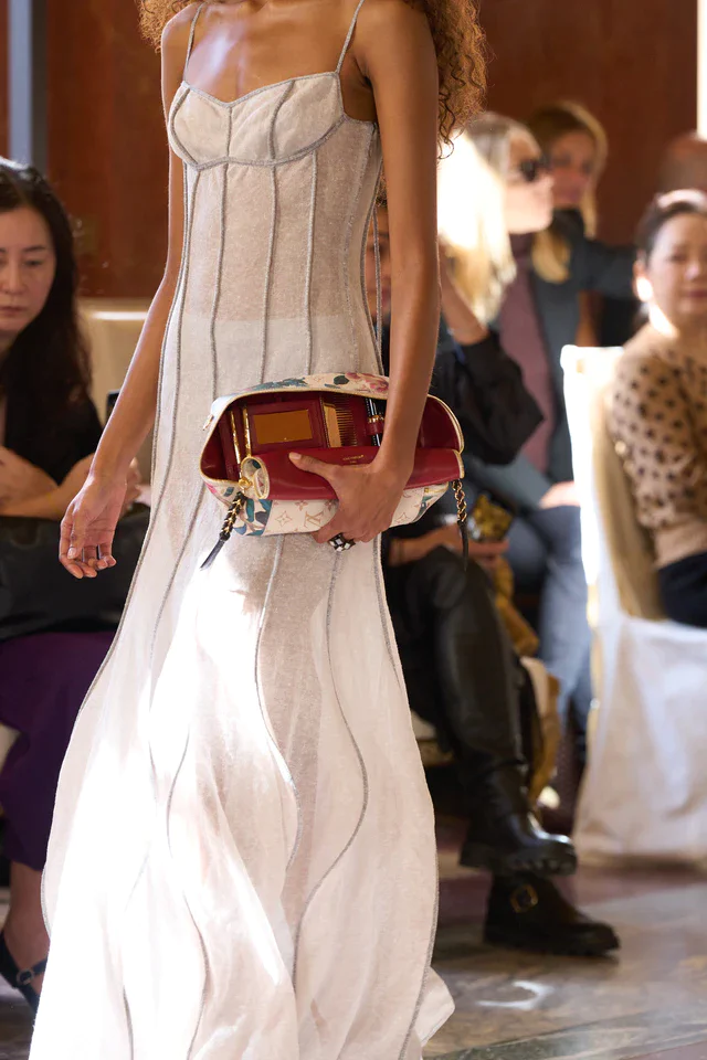 ルイ・ヴィトン ニコラ・ジェスキエールが描く2026春夏、新作バッグが