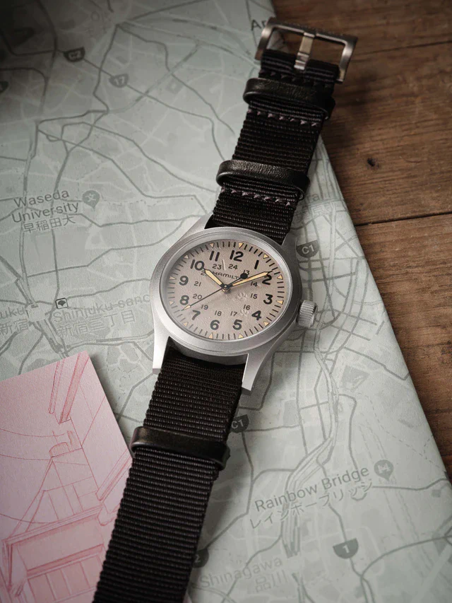 ハミルトンの定番カーキ フィールド メカに、特別版「キャット