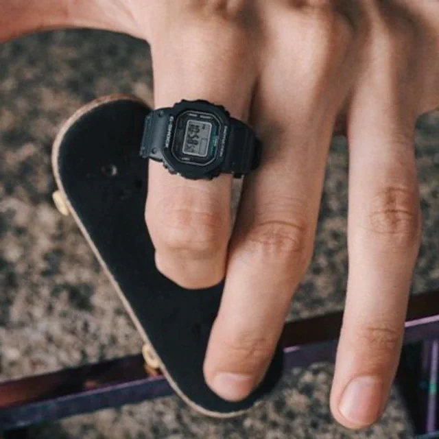 カシオ 指輪サイズで20気圧防水のマイクロウオッチ、G-SHOCK歴代最小モデル『DWN-5600』を発表