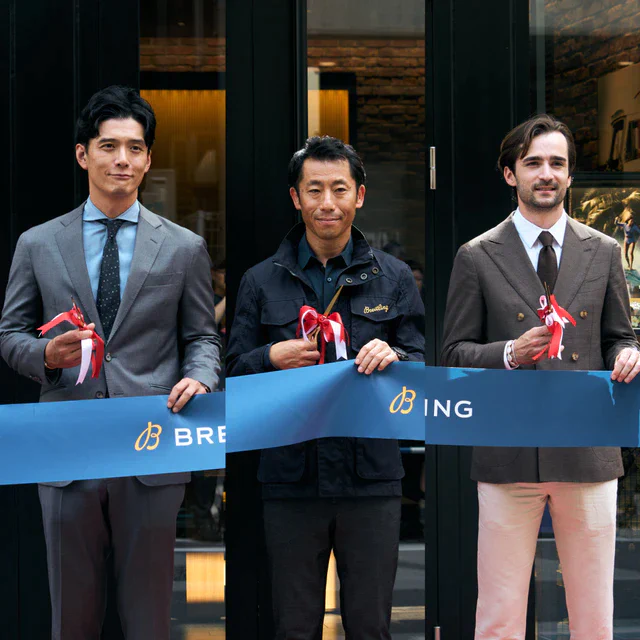 ブライトリング ブティック 福岡天神が開業、室屋義秀が祝うオープンニングセレモニーと「クラシック アヴィ」特別展示