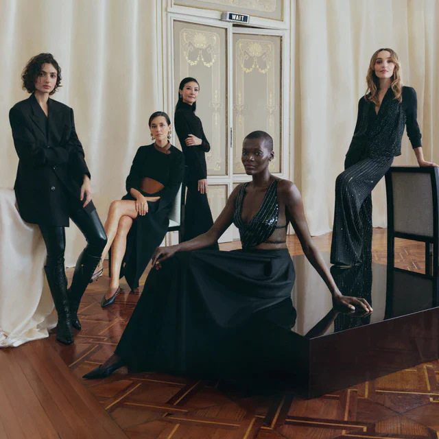 ジョルジオ アルマーニ 「クロスロード」新章、5人の女性が描く人生の選択と美の軌跡