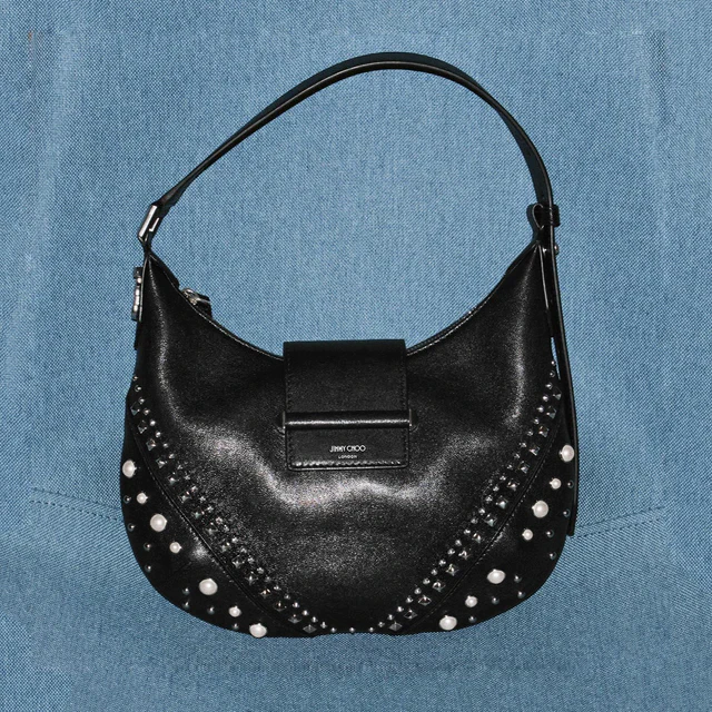 ジミーチュウが贈る「WINTER 2025 COLLECTION」、宝石のような華やぎに満ちたホリデーコレクション