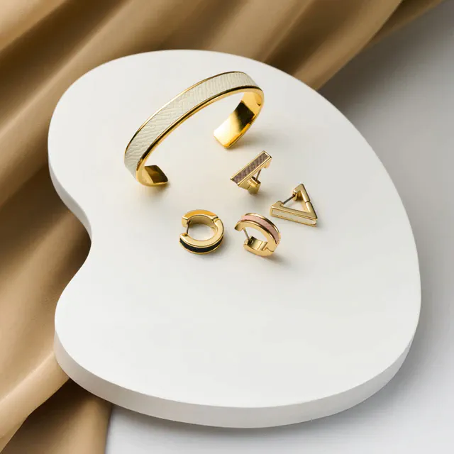 ボナベンチュラ からアクセサリーコレクション「リネア」登場、線が描くミニマルな美とクラフトマンシップが調和