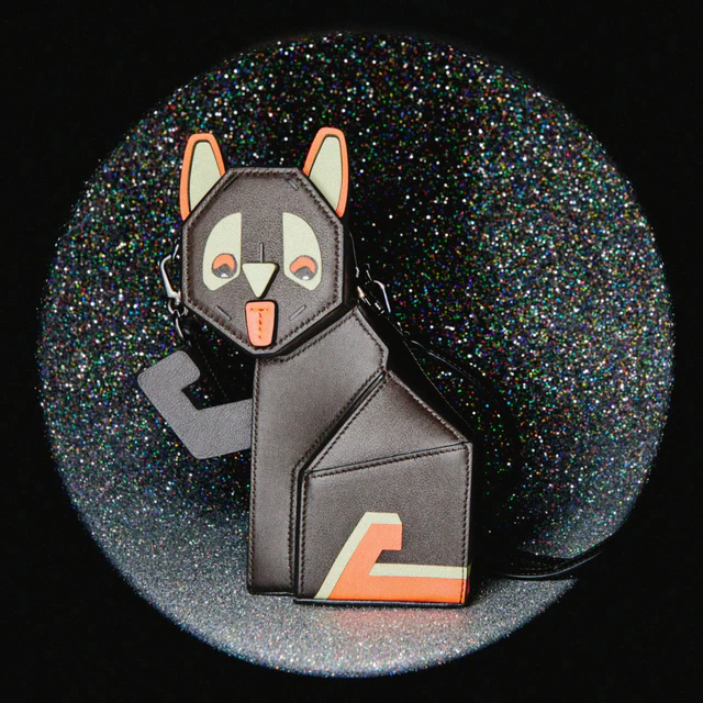 ロエベ 猫のアートと共に迎えるホリデー、2026春夏プレコレクションが語るクラフトとアートの対話