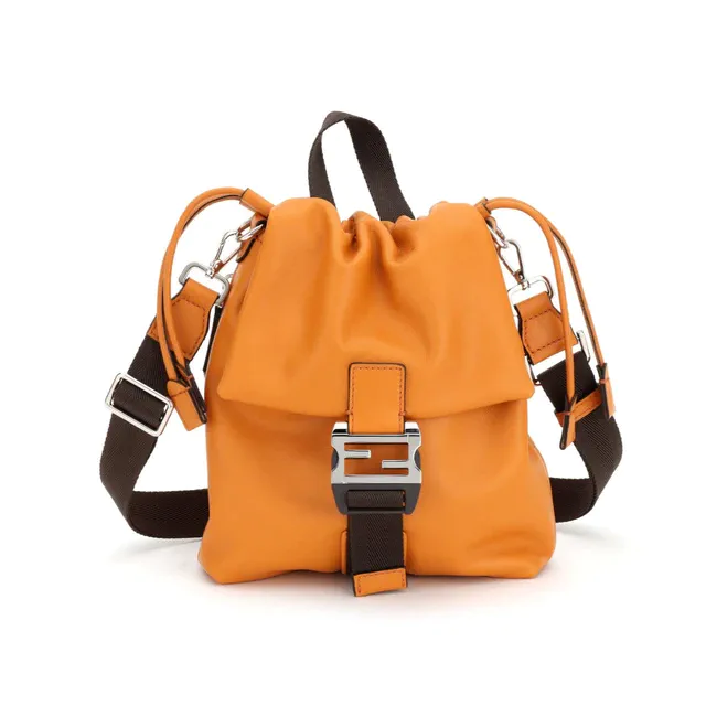 フェンディ スムースカーフレザーが映える「フラックス クロスボディ」、メンズの日常スタイルを更新する新作バッグ