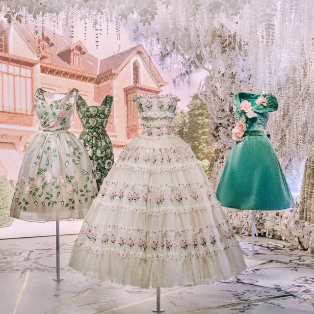 ディオールとアズディン・アライア、ラ ギャラリー ディオールで出会う二人の巨匠と600点のアーカイブ展覧会