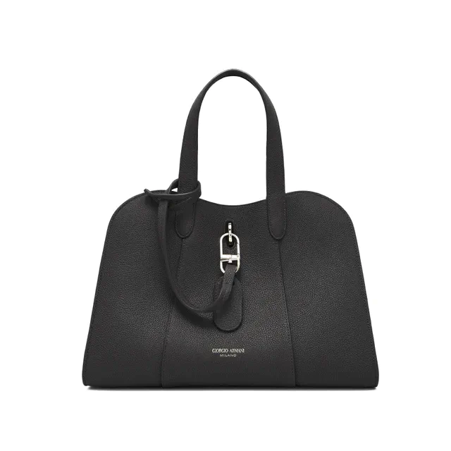 ジョルジオ アルマーニ の新作トートバッグシリーズ、静けさをまとう幾何学フォルムとペブルドカーフの美学