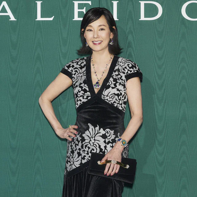 ブルガリが国立新美術館で開催する「ブルガリ カレイドス 色彩・文化・技巧」に とよた真帆が参加