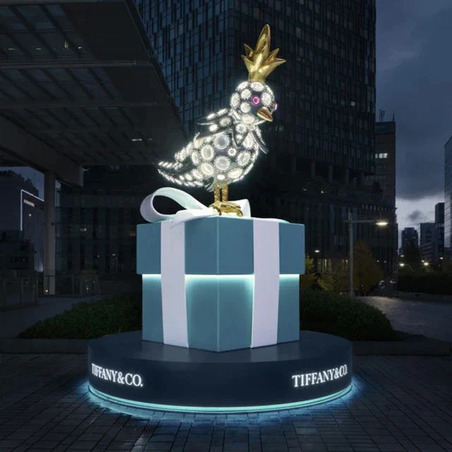ティファニー TIFFANY & CO. 名古屋JRセントラルタワーズ タワーズに舞い降りた「Bird on a Box」ジュエリーコレクションと2025年ホリデーキャンペーン