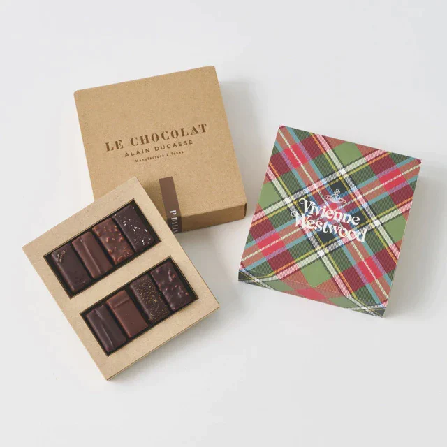 ヴィヴィアン・ウエストウッド 青山店限定、ブルース・オブ・キンナード柄で包むル・ショコラ・アラン・デュカスのバレンタインチョコレート