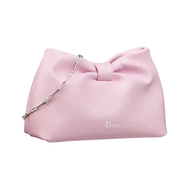 ディオール 新作「ディオール ボウ」バッグ登場、グレインドレザーと多彩なレザーで楽しむディオールのリボンコード