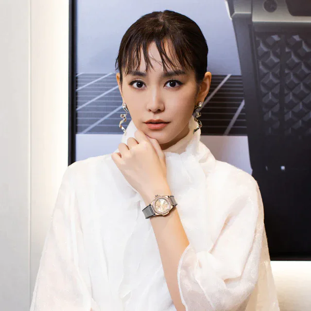 ウブロ 桐谷美玲が「ウブロ銀座ブティック」に来店、美を引き立てる日本限定ビッグ・バンとクラシック・フュージョン