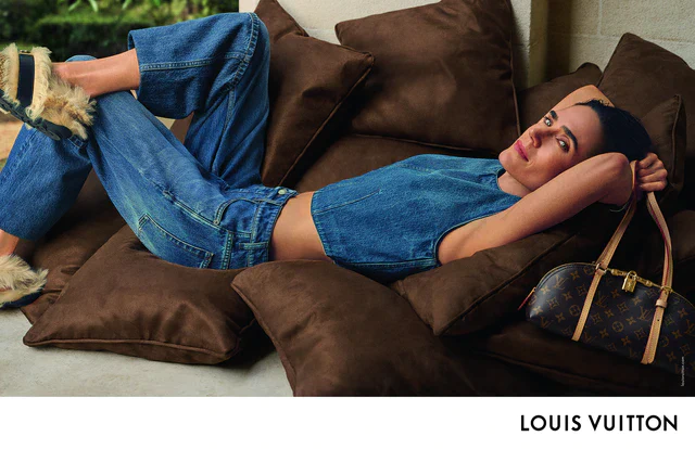 ジェニファー・コネリーが導くルイ・ヴィトン 2026春夏、居心地のよい空間とフェミニンなバッグ＆ジュエリー