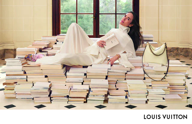 ルイ・ヴィトン 2026春夏ウィメンズ、アール・ドゥ・ヴィーヴルが息づくランジェリー風ドレスと新作バッグ