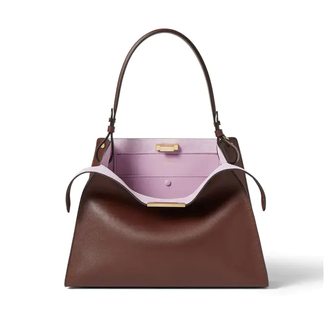 フェンディ ソフトな新作ホーボーバッグ「フェンディ ウェイ」でつくるデイリースタイル