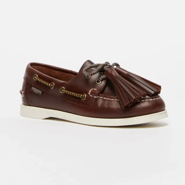 ウィークエンド#マックスマーラ SEBAGOとのコラボ、「DOCKSIDES」限定ボートシューズがかなえる軽やかなマリンスタイル