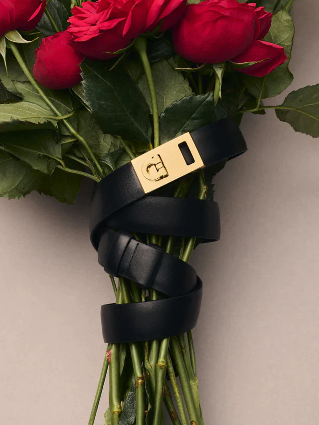 フェラガモが贈るバレンタイン、Hug Me Closeで想いをそっと抱きしめる華やかなギフトセレクション