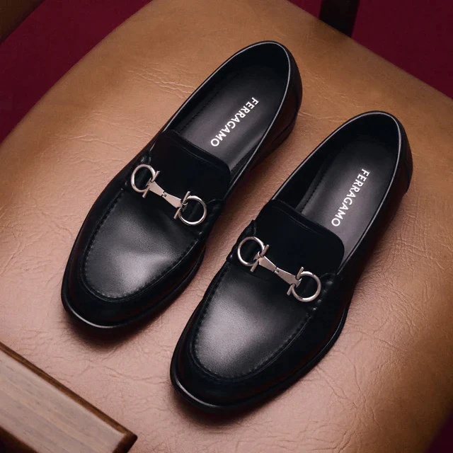 フェラガモが贈るバレンタイン、Hug Me Closeで想いをそっと抱きしめるギフトセレクション